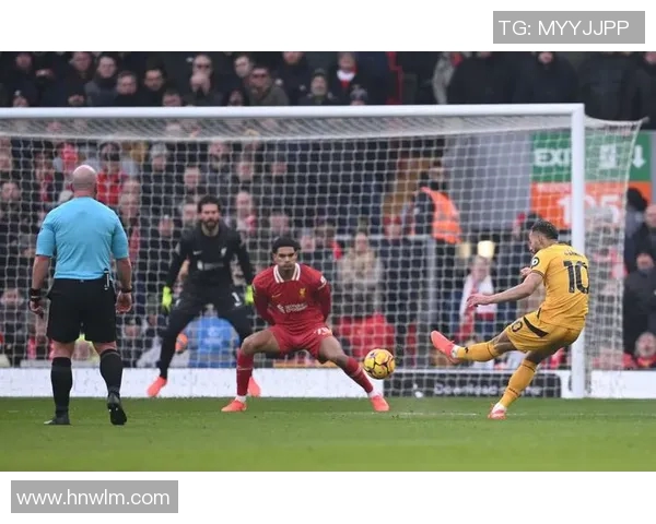 加的夫城主场迎战狼队争夺英超宝贵三分的精彩对决